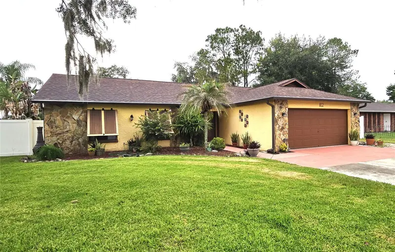 812 Sandalwood Dr, FL