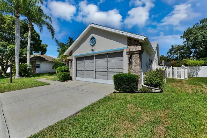 4833 Yellowstone Dr, FL