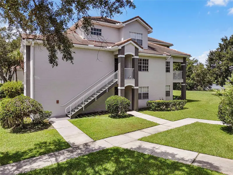 13929 Fairway Island Dr #818, FL