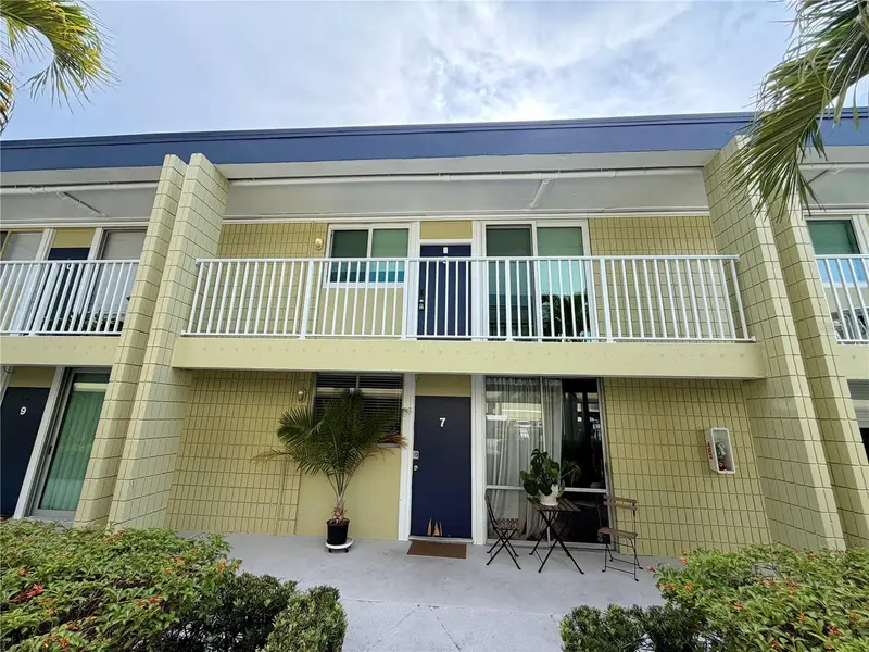 1301 S Howard Ave #C8, FL
