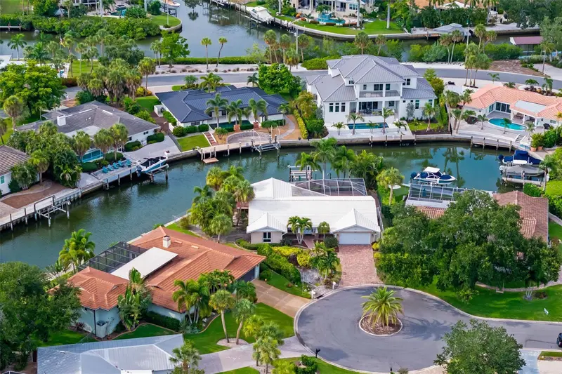 565 Commonwealth Pl, FL