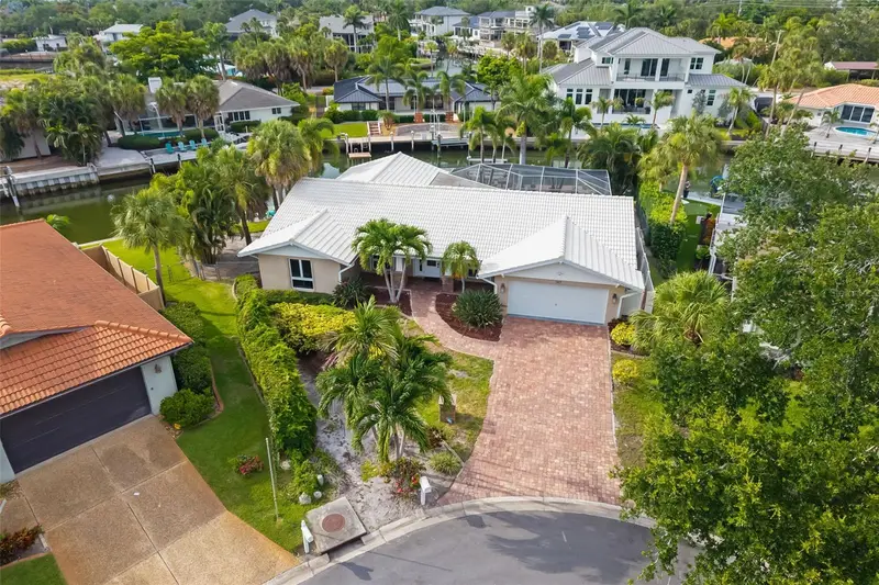 565 Commonwealth Pl, FL