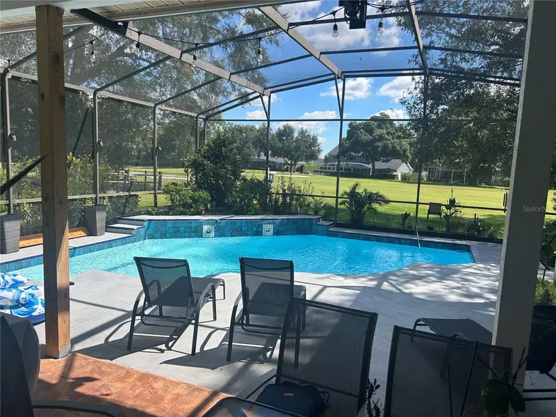 2435 Sweetwater Country Club Place Dr, FL
