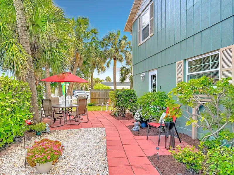 202 Peacock Ln #A, FL