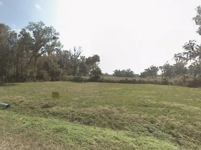 15 Th 15th Pl, FL