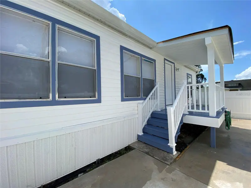 8726 Mayflower Rd, FL