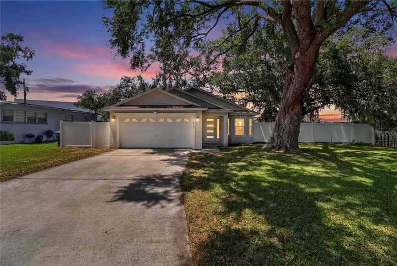217 E Edward St, FL