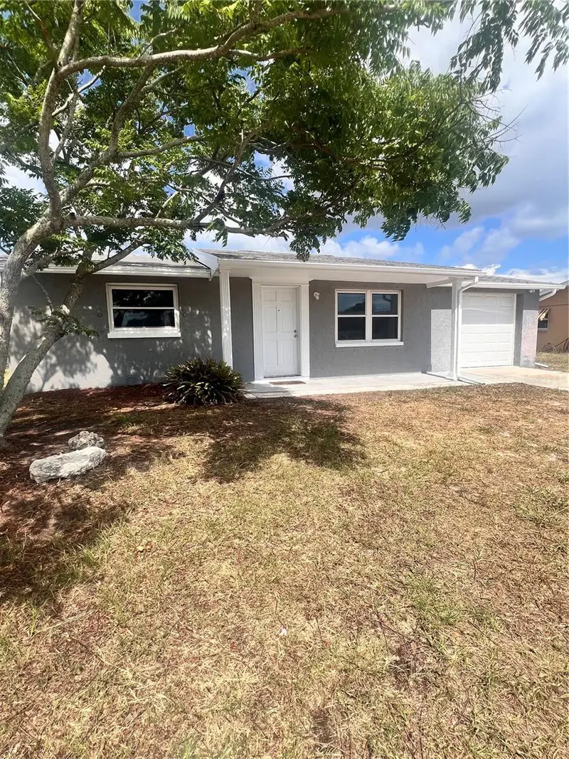 9910 Lake Chrise Ln, FL