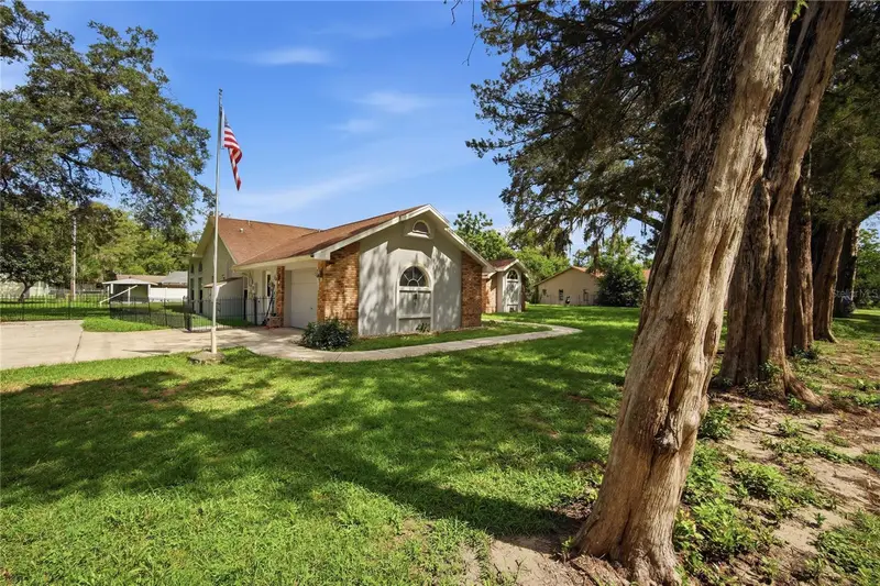 483 Lincoln Ave, FL