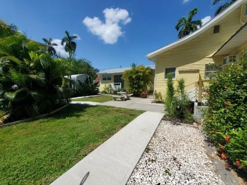 461 W Marion Ave #B, FL