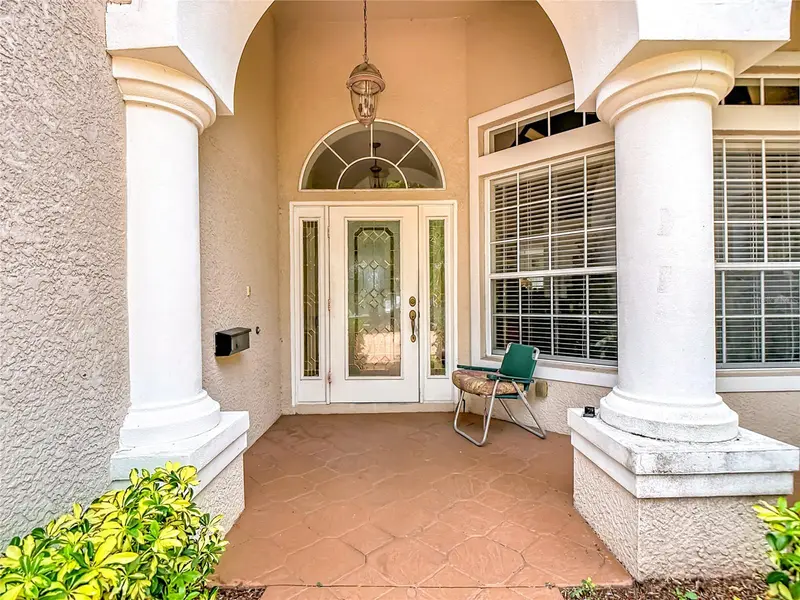 2221 Oxford Ridge Cir, FL