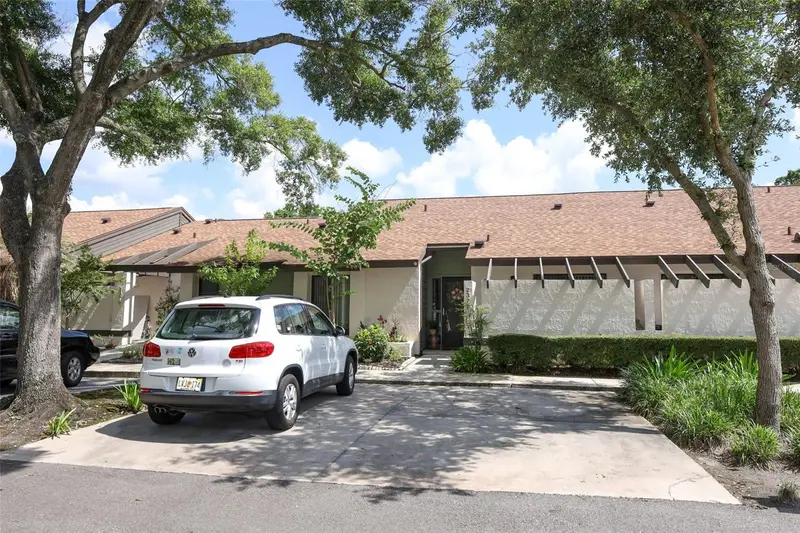 2372 Sun Valley Cir #2372, FL