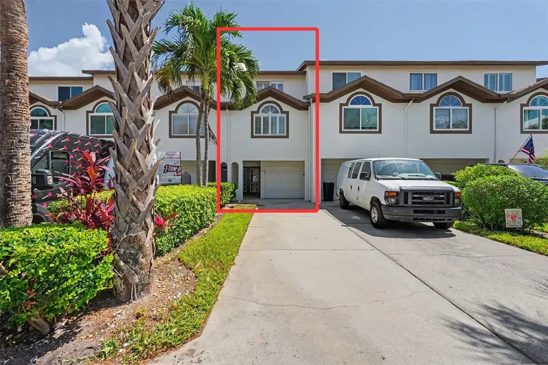 269 Madeira Cir, FL