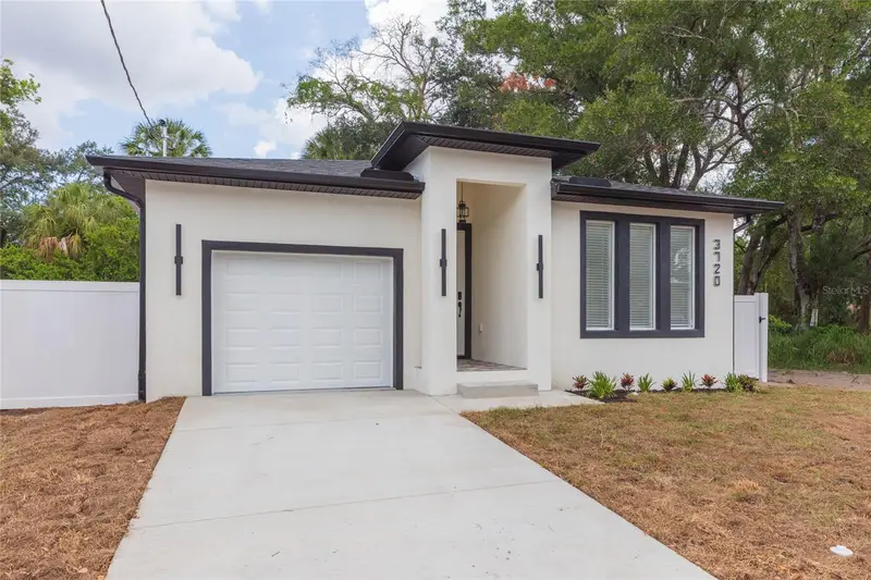 3720 N 32nd, FL