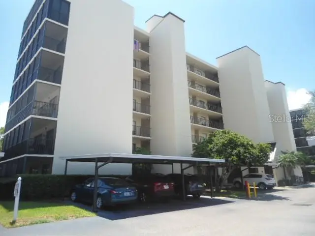 2700 Cove Cay Dr #5d, FL