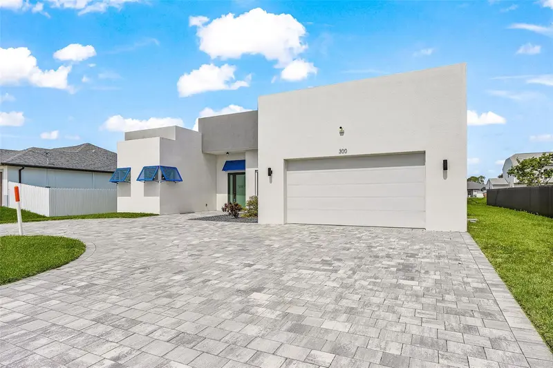 300 Chiquita Blvd N, FL