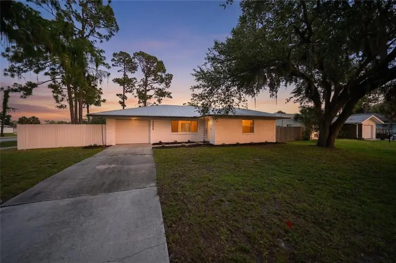 2506 Lakeshore Cir, FL