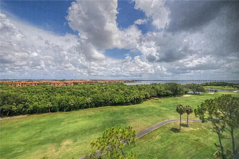 3300 Cove Cay Dr #7d, FL