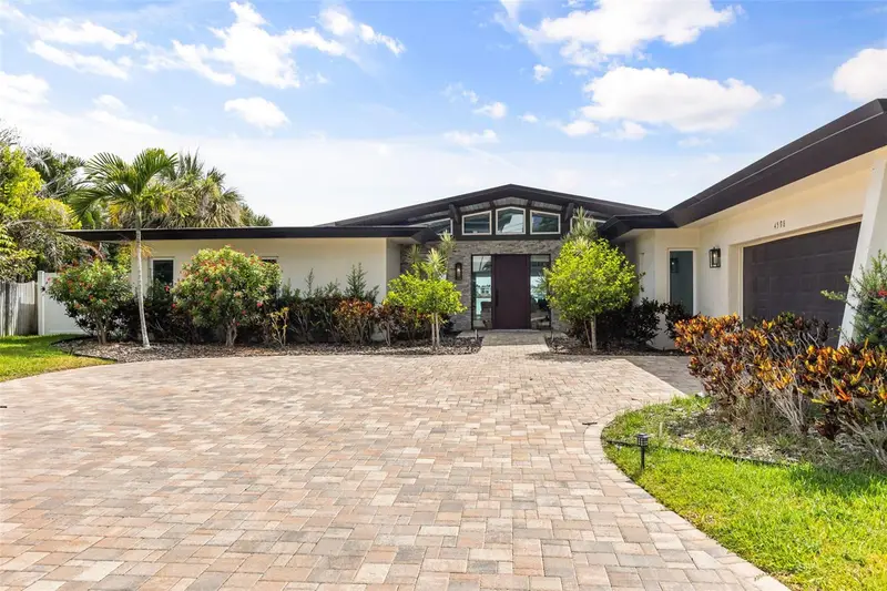 4598 Clearwater Harbor Dr S, FL