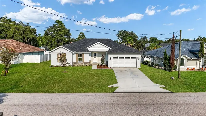140 Frontier Dr, FL