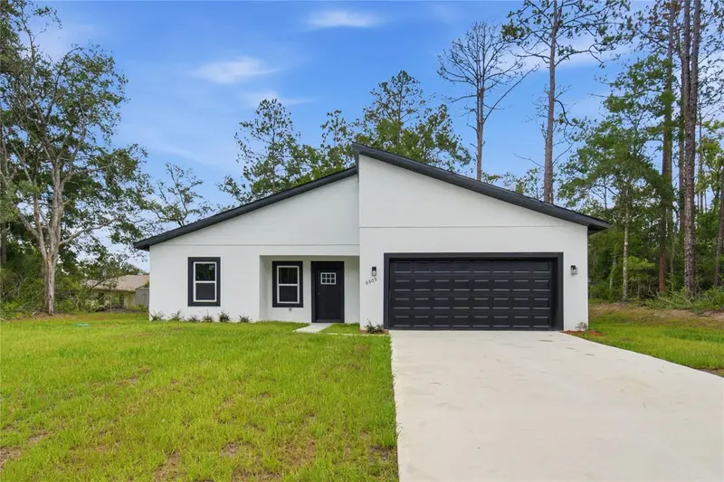 8809 N Circular Way, FL