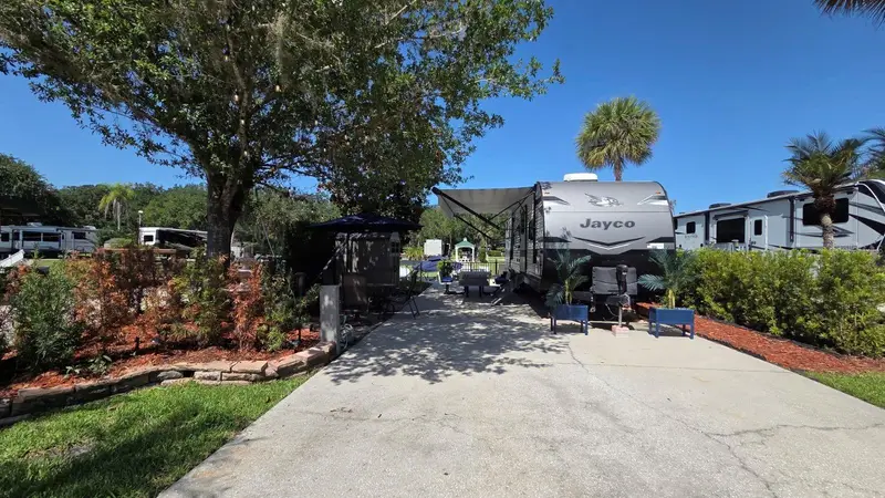 579 Waterway Dr, FL