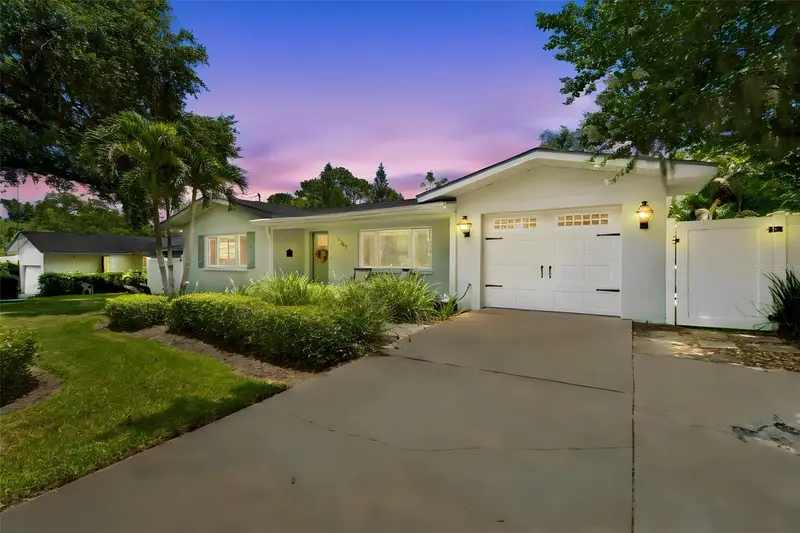 1207 Kapok Cir, FL