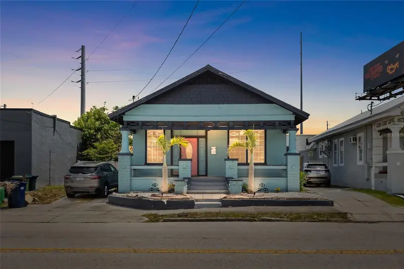 2506 W Main St, FL