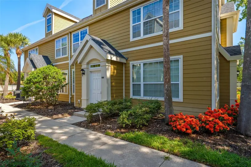 5611 Bidwell Pkwy #204, FL