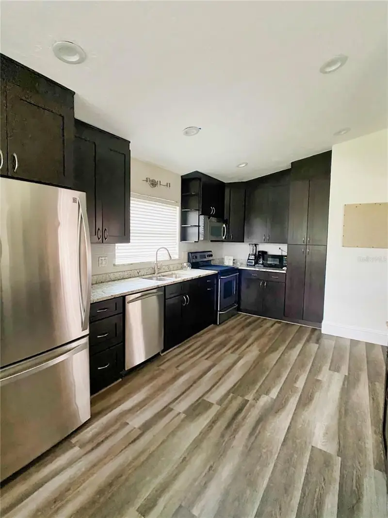 2400 Lauderdale Ct, FL