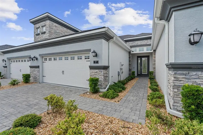 7 Newhaven Ln, FL