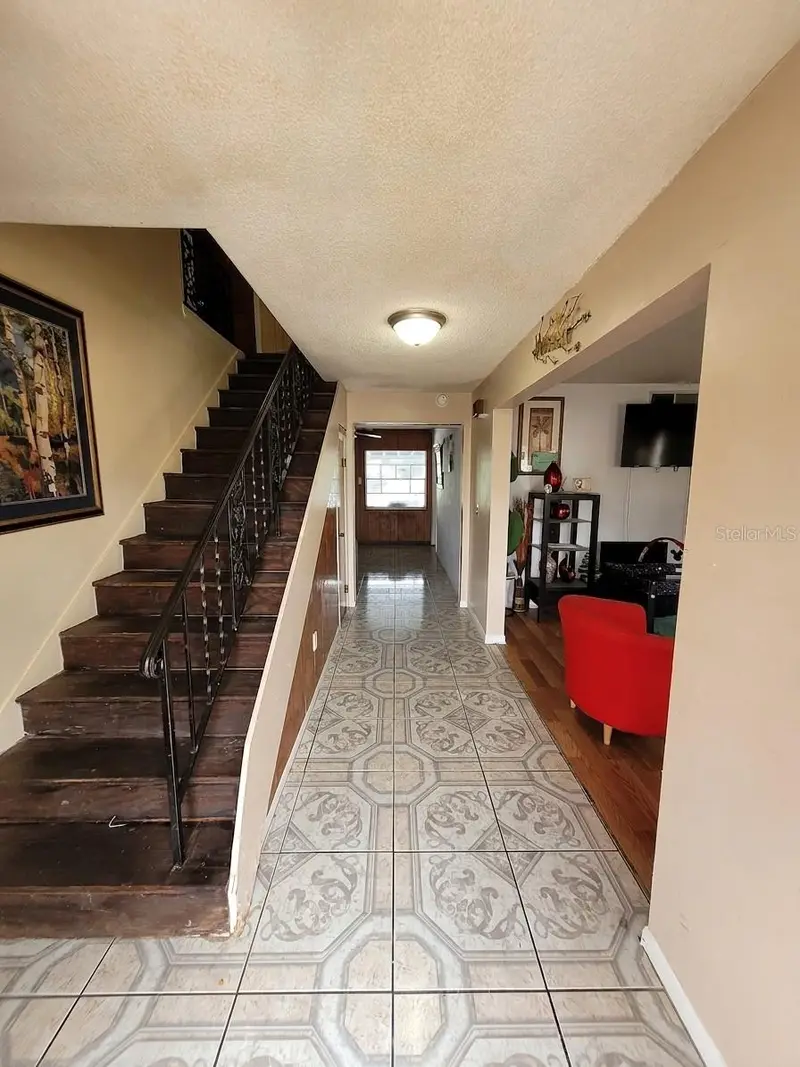 5891 Sir Henry Rd, FL