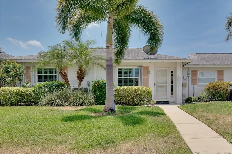 112 The Corso #112, FL