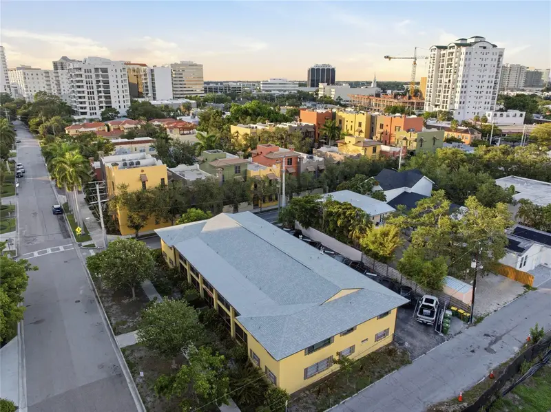 615 S Palm Ave #10, FL