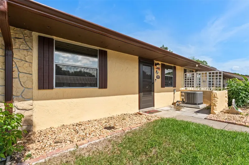 1325 Cheney Hwy #F, FL