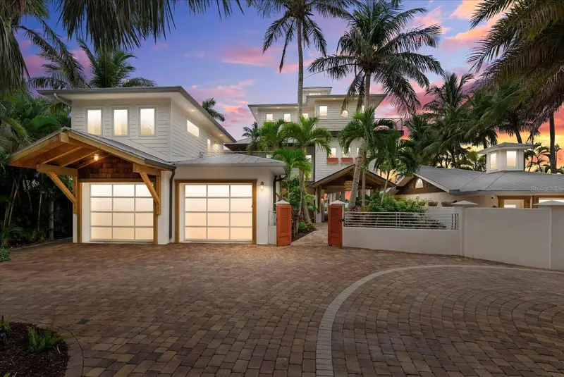 10216 46th Ave W, FL