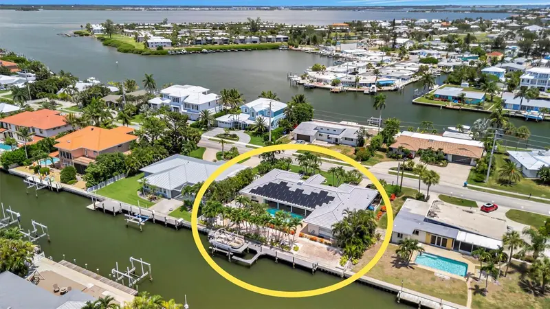 514 Key Royale Dr, FL