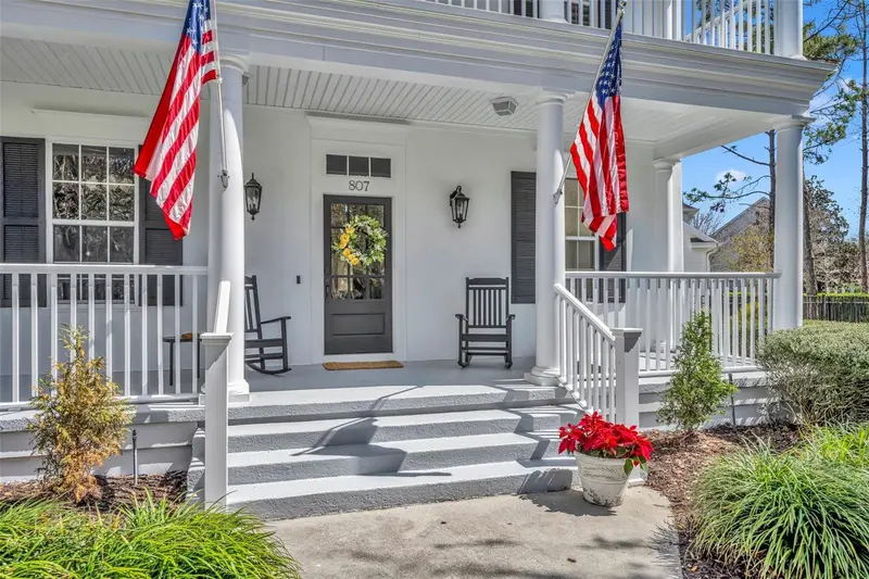 807 Oak Shadows Rd, FL