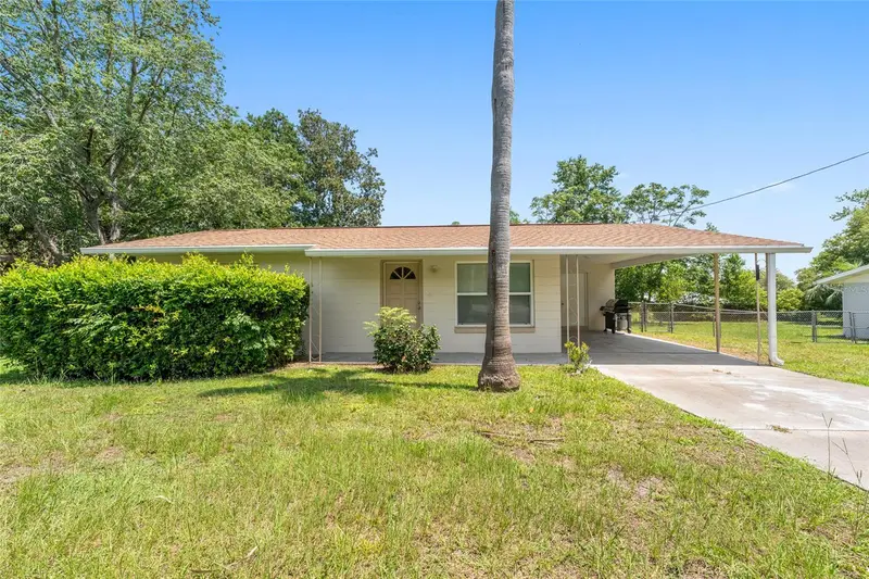 21545 Sw Honeysuckle St, FL