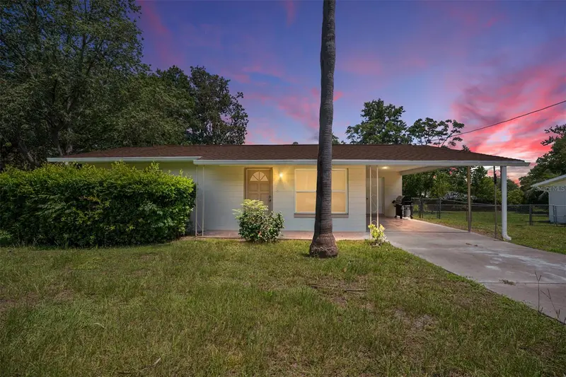 21545 Sw Honeysuckle St, FL