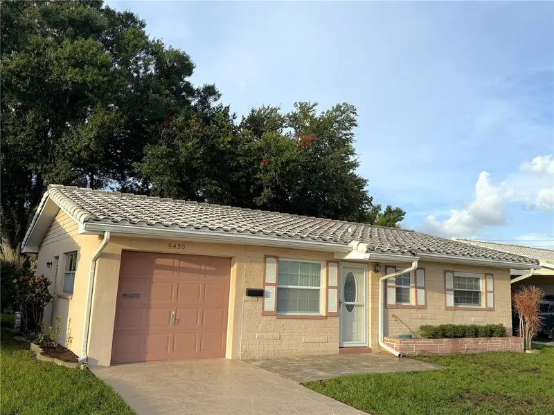 5420 Palm Crest Ct N, FL
