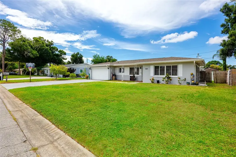 1833 Hunt Ln, FL