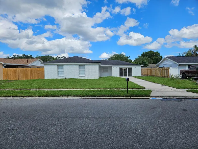 372 Imperial Dr, FL