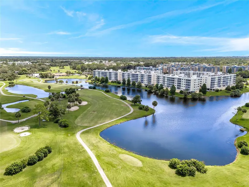 1200 Country Club Dr #2205, FL