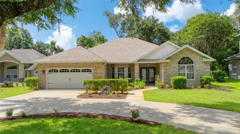 5 Watercliff Ln, FL