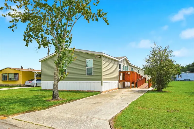 209 Ellsworth Dr, FL