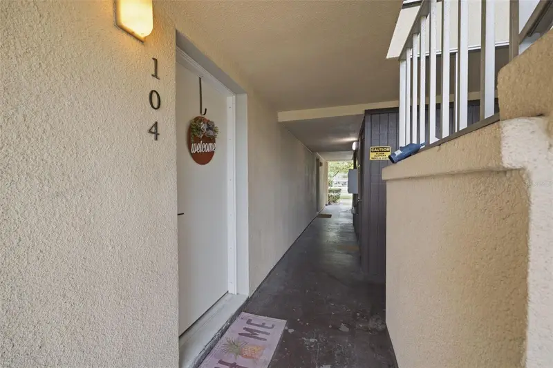5242 Opal Ln #104, FL