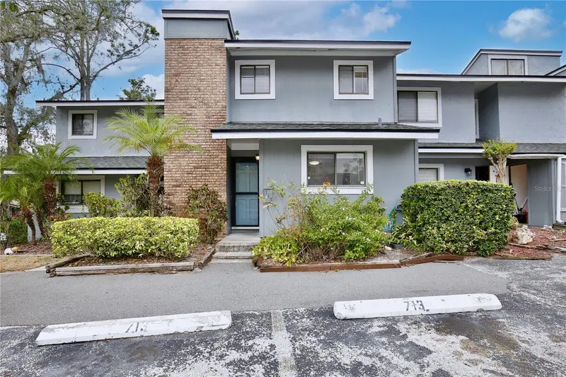 713 Saint Matthew Cir, FL