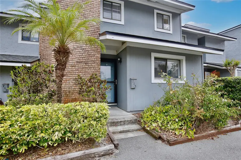 713 Saint Matthew Cir, FL