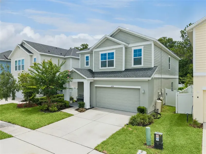 4222 Hibiscus Bloom Dr, FL